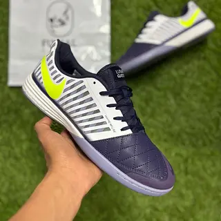 Lunar Gato Blanco Morado