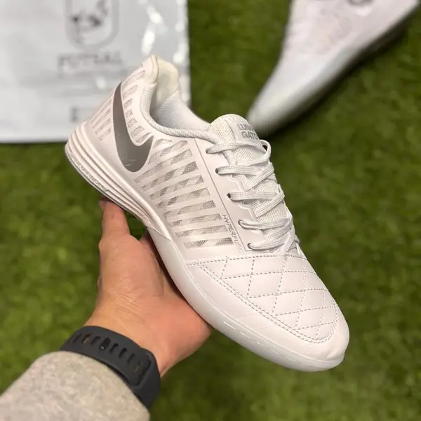 Lunar Gato Blanca