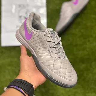 Lunar Gato Gris Morado