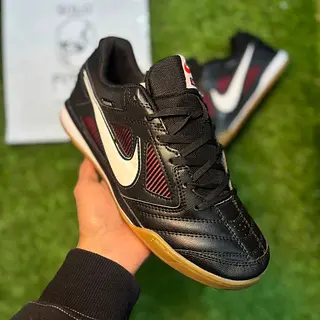 Nike Gato Negro Rosado