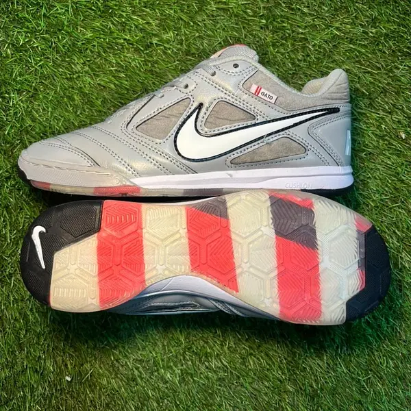 Nike Gato Gris