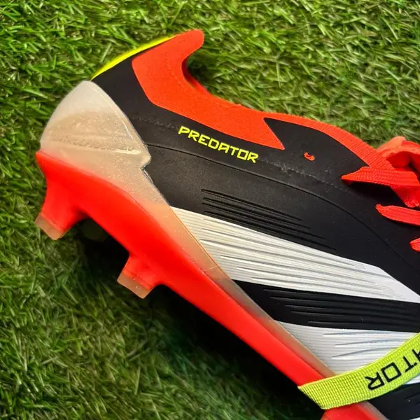 Predator 24 Lengua Negro Naranja