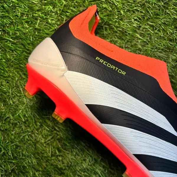 Predator 24 Negro Naranja Sin Cordones