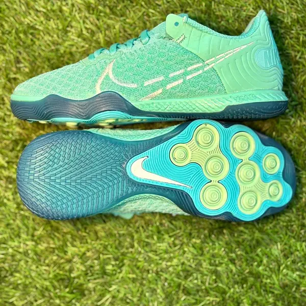 Gato React Verde