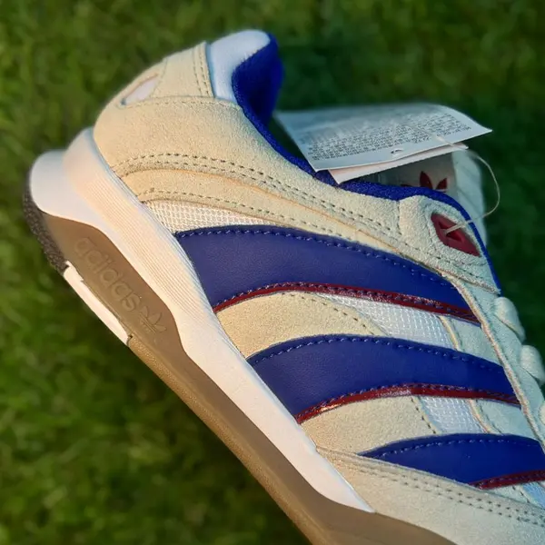 Predator Mundial Beig Azul